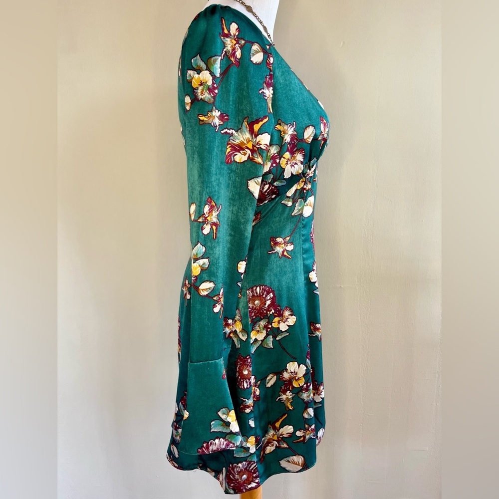 Floral Green Long Sleeve Dress - Picture 7 of 10